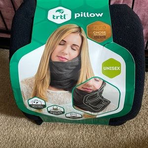 Trtl Pillow